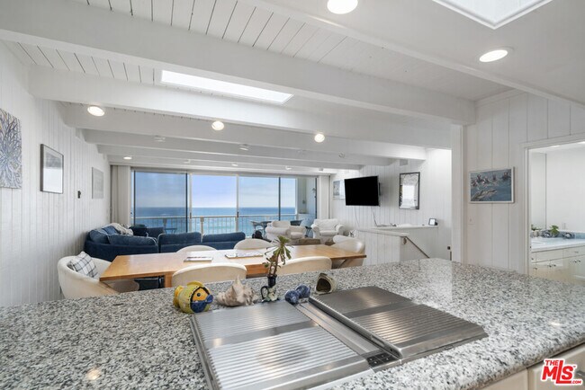 Building Photo - 11928 S Beach Club Way