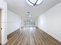 Building Photo - 2424 SE 17th St