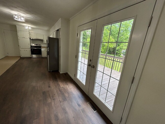 Building Photo - 3 BD 1.5 BA remodeled home for rent in Mon...