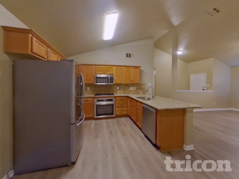 Building Photo - 4701 Cedar Springs Dr