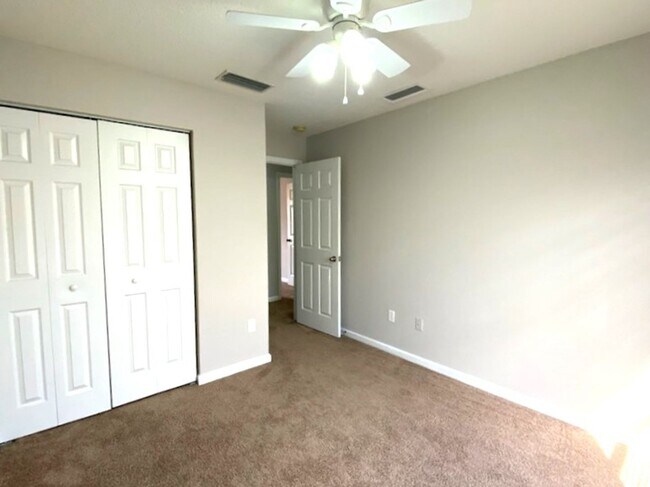 Building Photo - Spacious 3 Bedroom Port Orange Townhome!