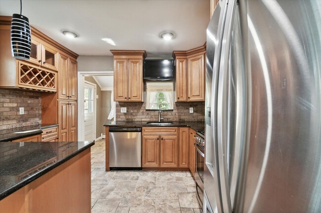 Building Photo - Single Family Home in Berwyn