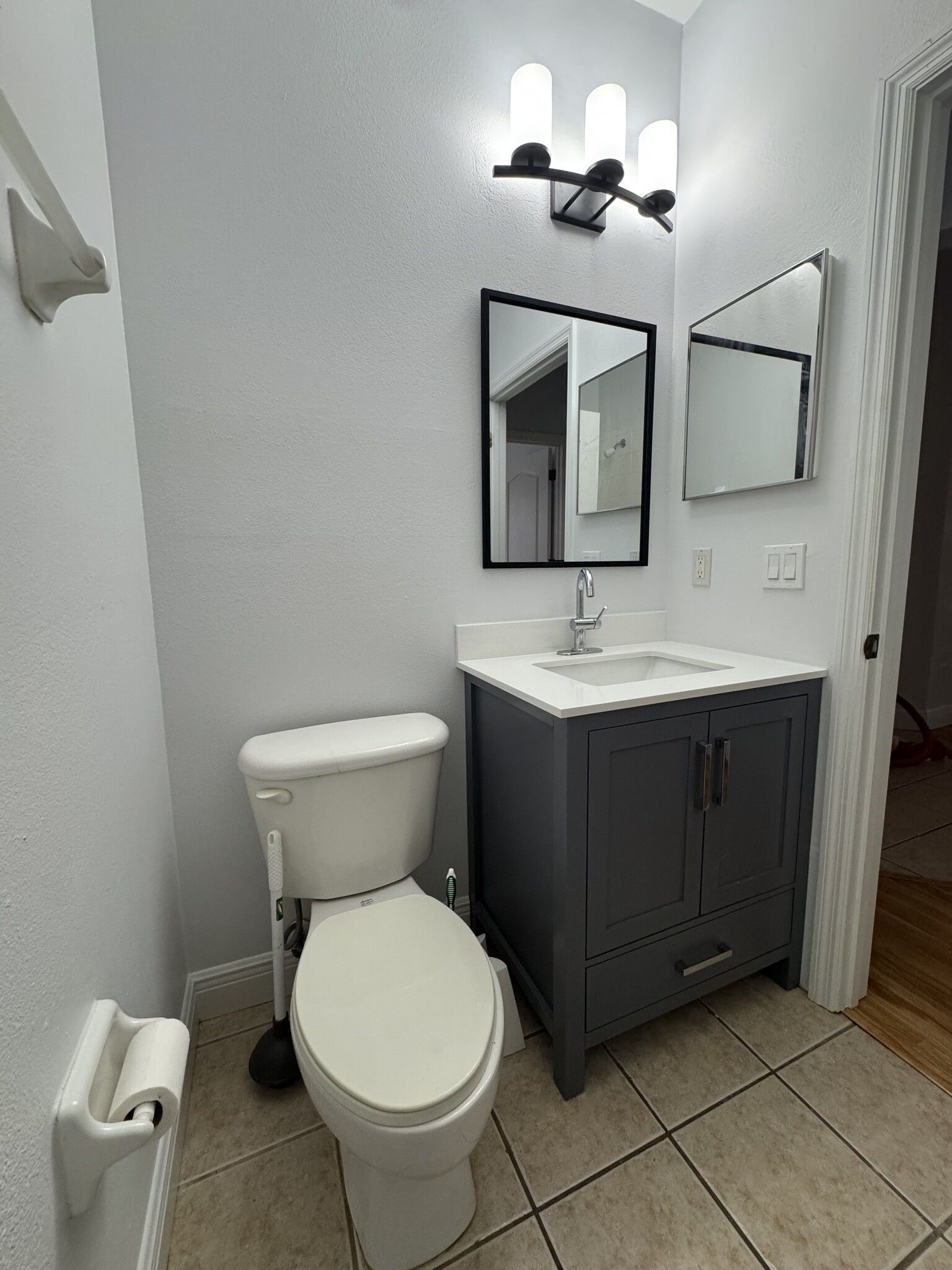 Guest bathroom - 4833 Cypress Woods Dr