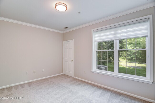 Building Photo - 574 St Andrews Pl