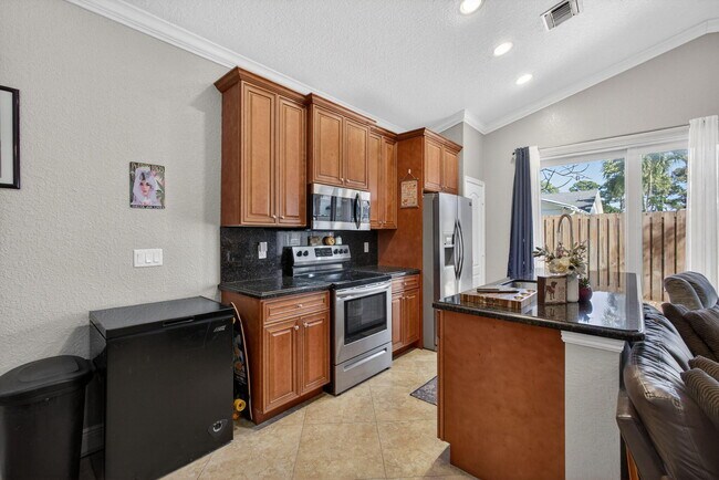Building Photo - 3125 Shelby Way