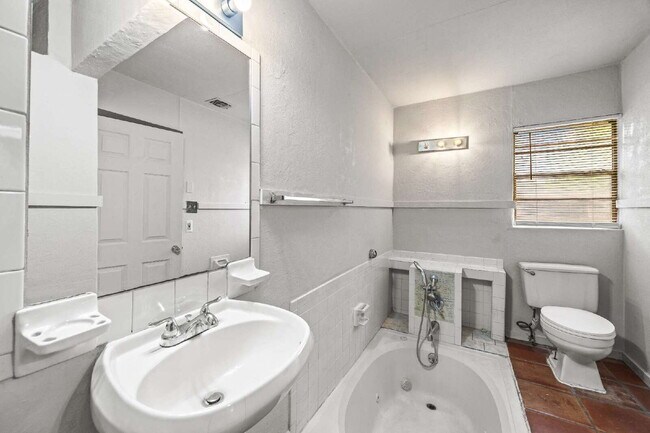 Building Photo - Special Offer: Get $300 OFF your first month’s rent!