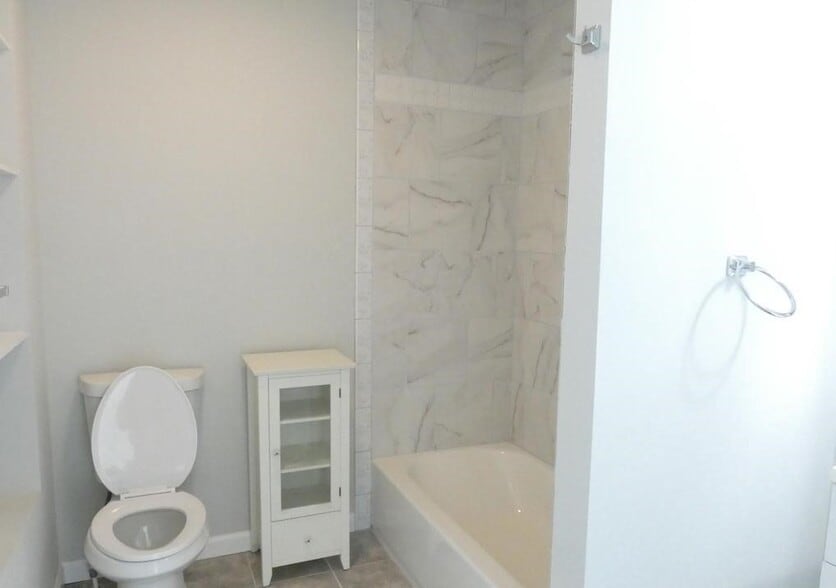 Bathroom - 3400 Emerald St