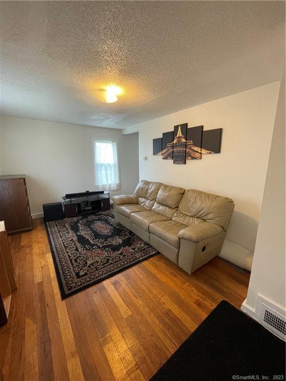 Building Photo - 67 Hawthorne Dr