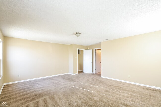 Building Photo - 913 Harbon Dr