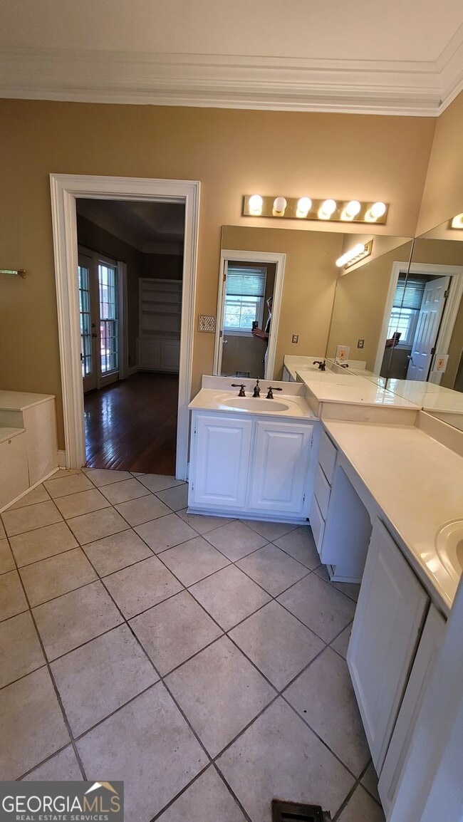 Building Photo - 5005 Johns Creek Ct