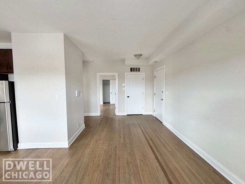 Building Photo - 3409 W Fullerton Ave