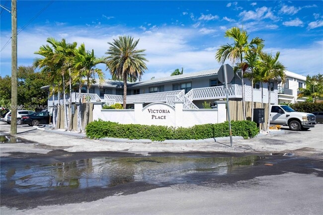 Building Photo - 715 NE 6th St