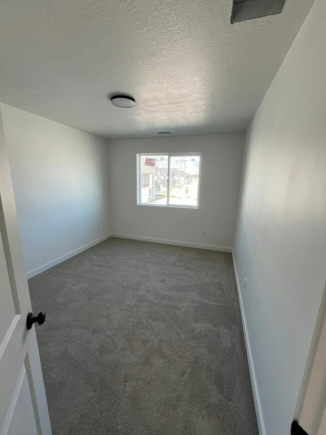 Building Photo - 3348 W 1570 N