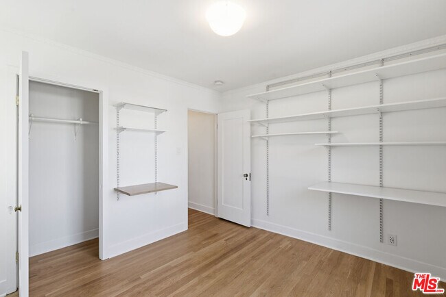 Building Photo - 6743 Arlington Ave