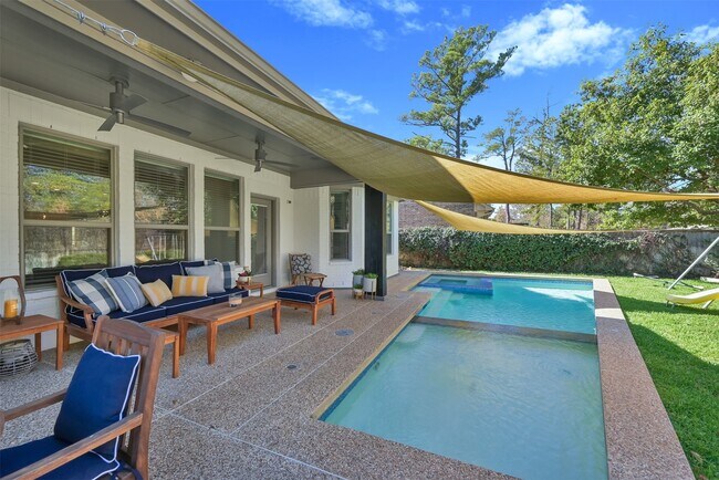 Building Photo - 98 Lindenberry Cir