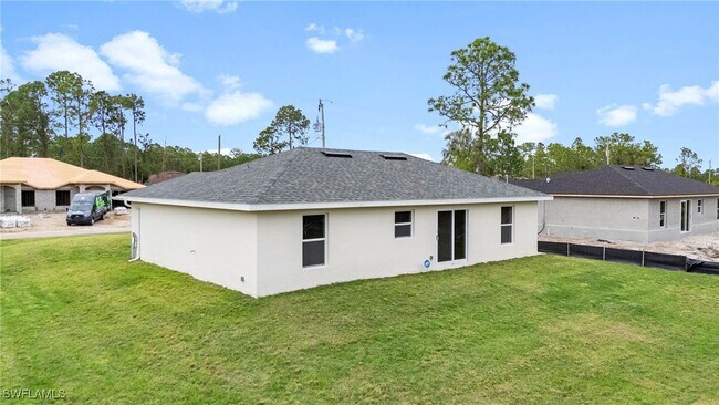 Building Photo - 917 Hepburn Ave