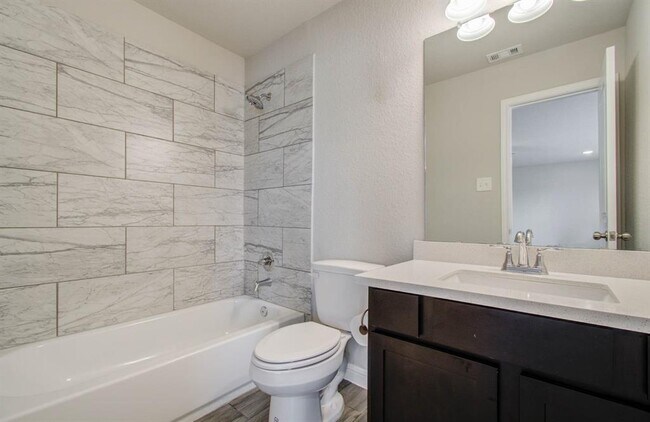 Building Photo - 2442 Wembley Way