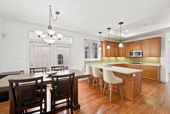 Building Photo - Luxury Furnished Townhome with Over 3,700 Sq Ft in West Chester School District