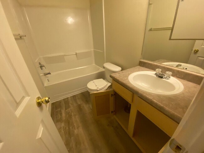 Building Photo - 4 Bedroom, 4 Bathrooms at The Edge at Reno