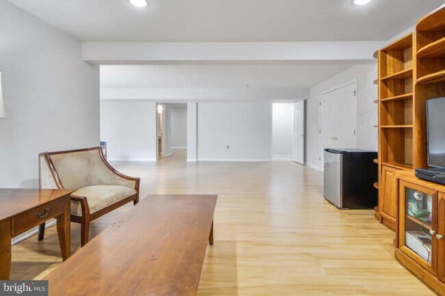 Building Photo - 115 Richard Dr SE