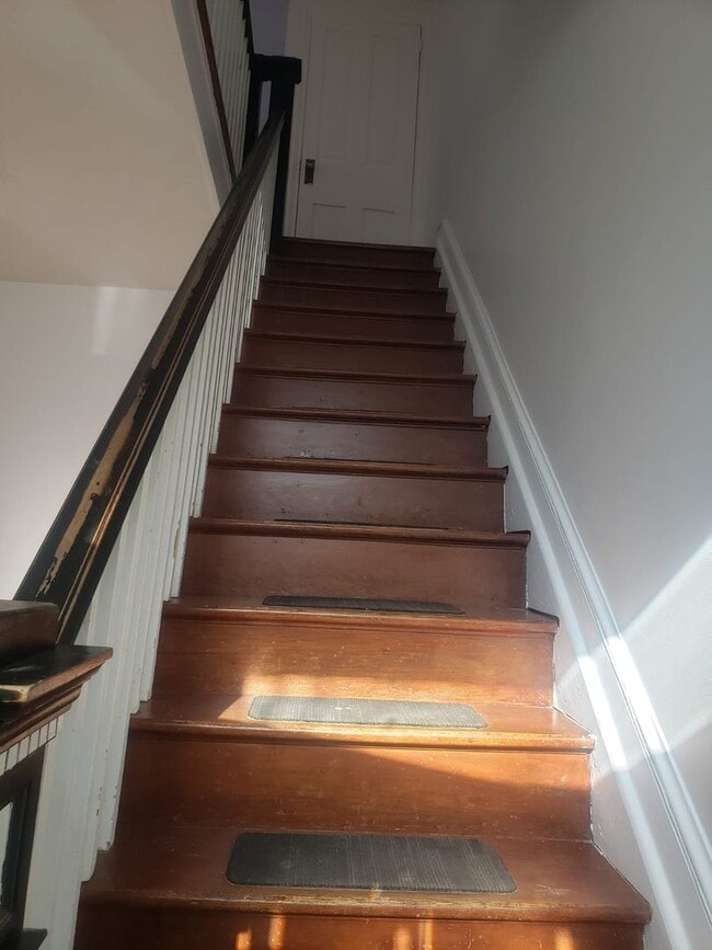 Building Photo - 409 E Orange St