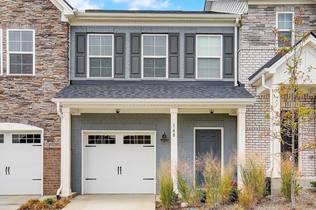 Primary Photo - AVAILABLE June 15th. 3 BD 2 1/2 BATH NEW T...