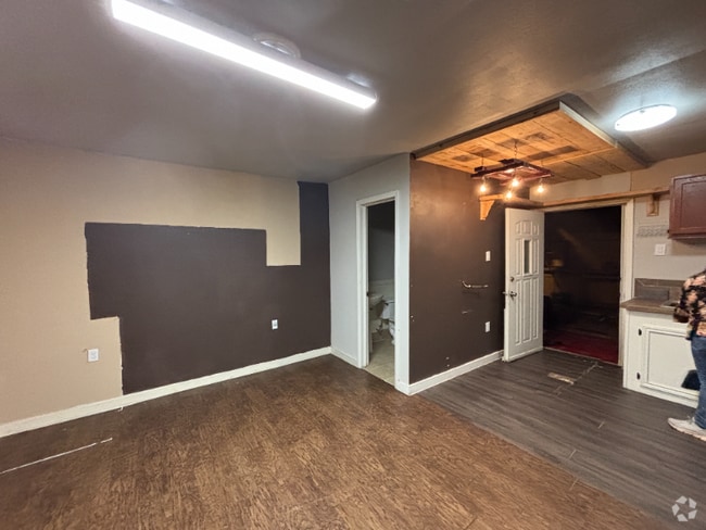 Building Photo - 409 Elm Forest Loop