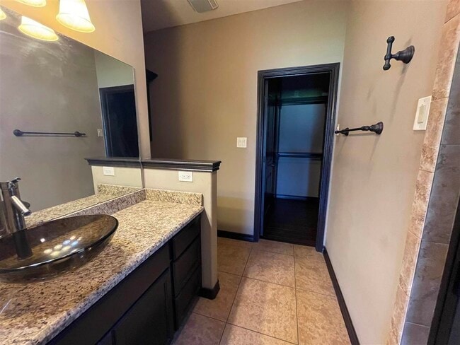 Building Photo - 3122 Rosco Dr