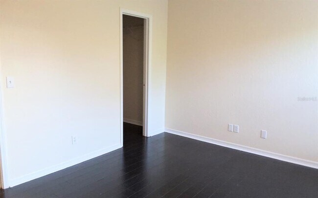 Building Photo - 3044 Antique Oaks Cir