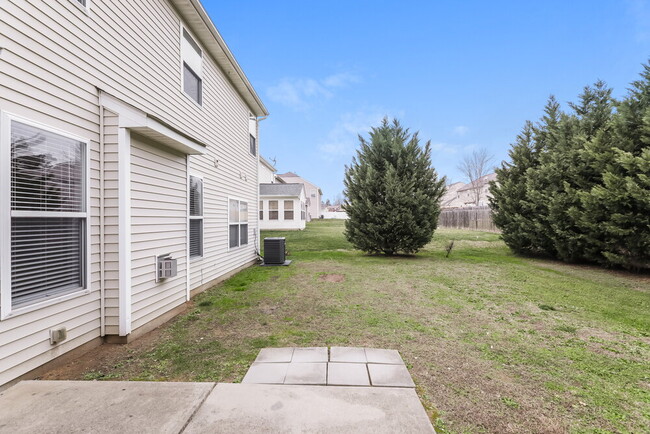 Building Photo - 544 Wrayhill Dr