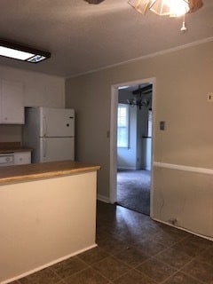 Building Photo - Great home with lots of extras!