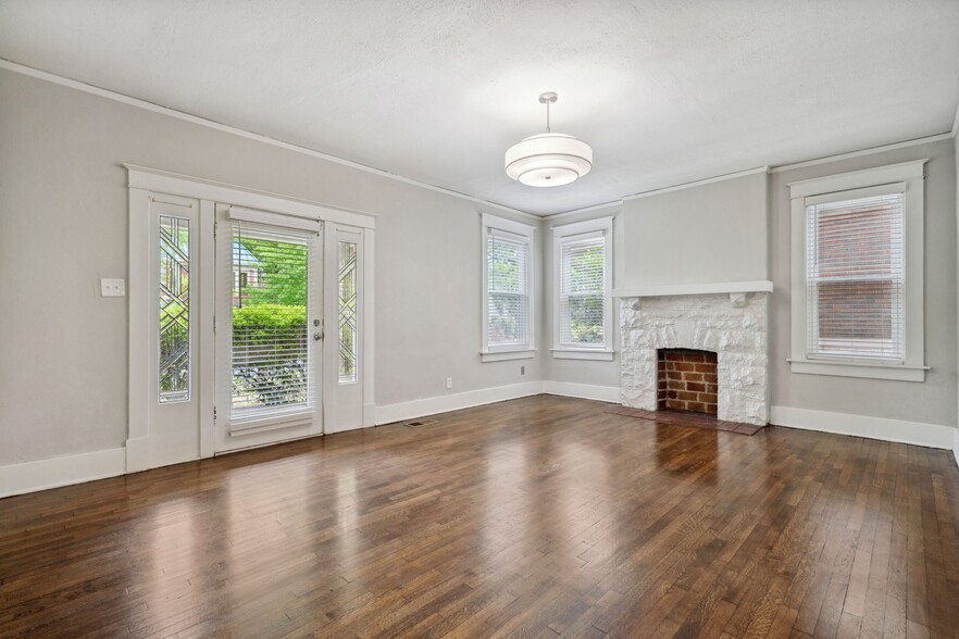 Building Photo - 1701 Autumn Ave