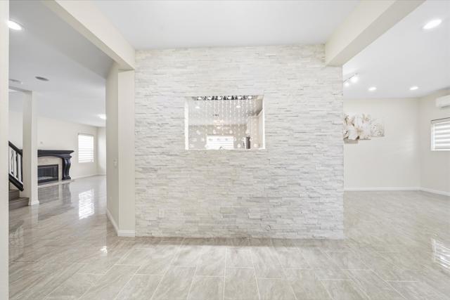 Building Photo - 1242 Via Contessa