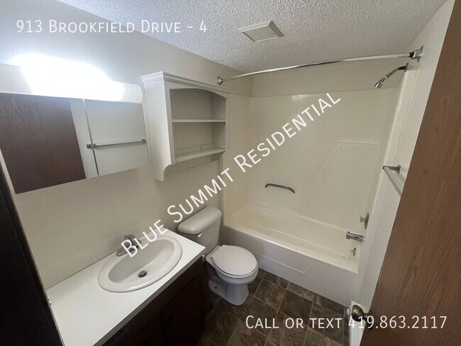 Building Photo - 913 Brookfield Dr