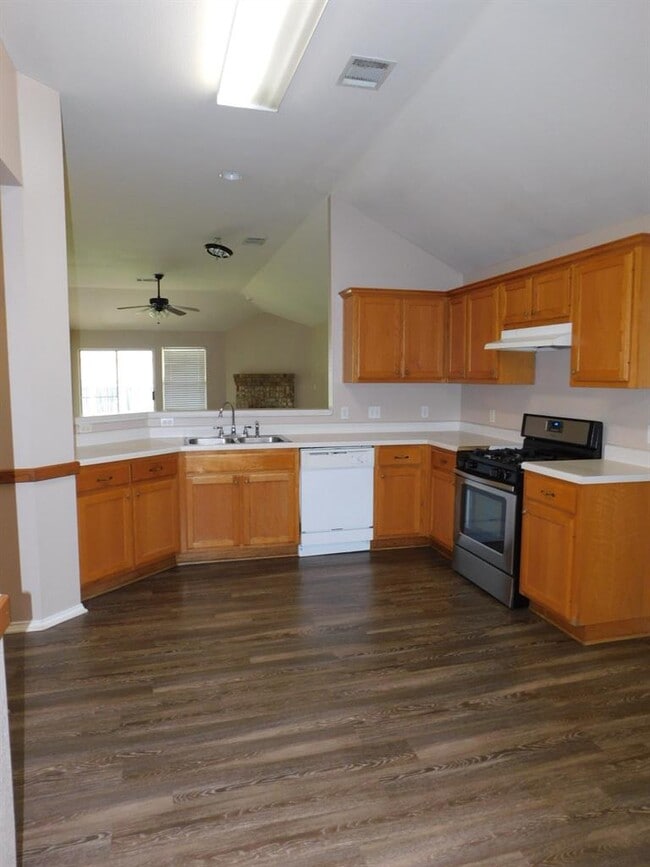 Building Photo - 715 Spring Brook Ln