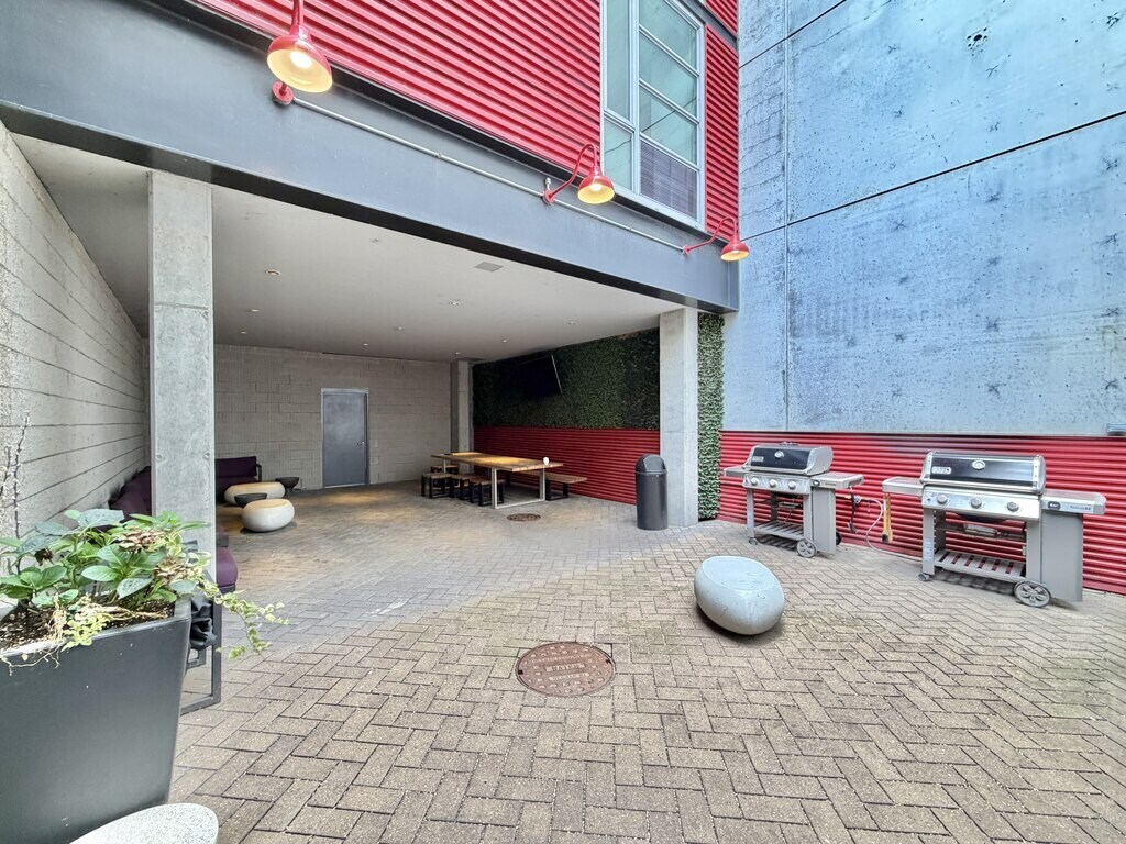 Building Photo - 1515 N Fremont St