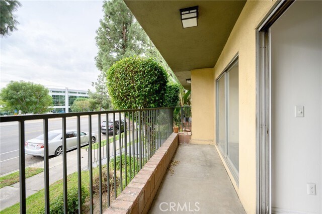 Building Photo - 17931 Devonshire St