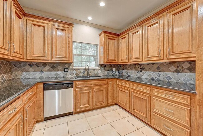 Building Photo - 3450 Pebble Beach Blvd