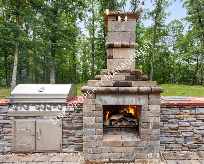 Building Photo - 7701 Elizabeth Way Dr