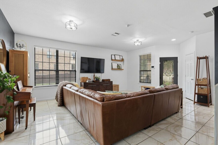 Building Photo - 1083 Tumbleweed Trail