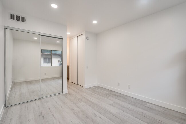 Building Photo - 5460 White Oak Ave