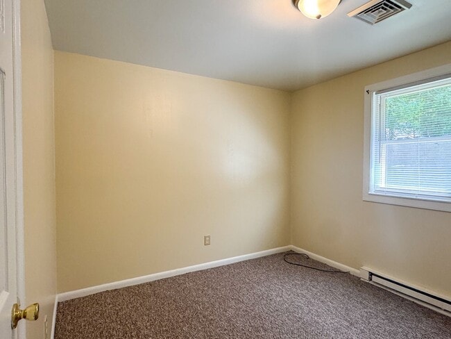 Building Photo - 708 Crestline Blvd
