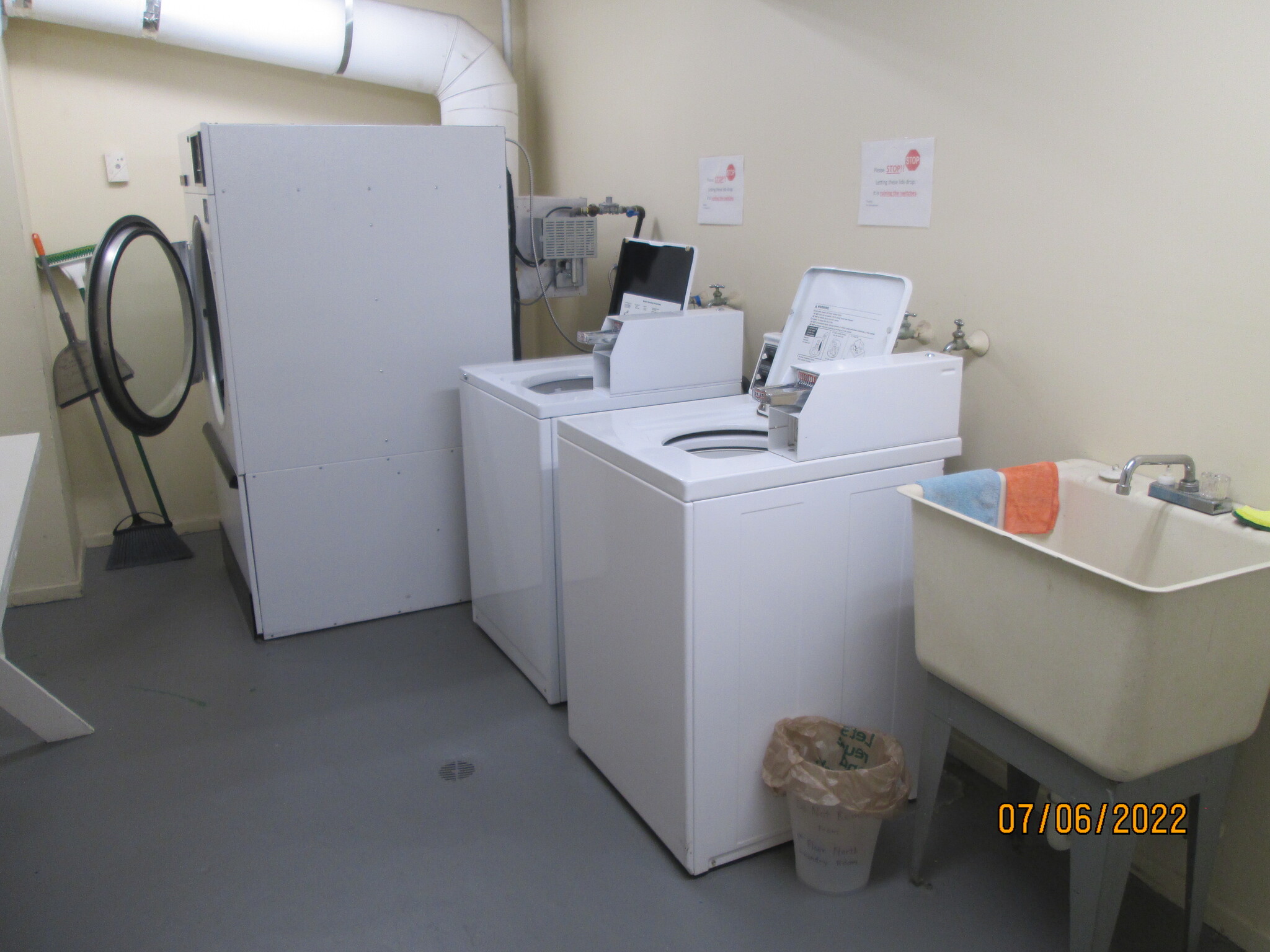 Coin Washers & Dryer - 2020 N Atlantic Ave