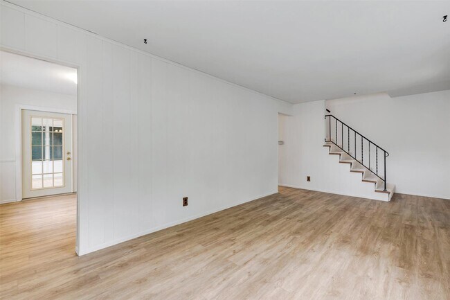 Building Photo - 640 S Sappington Rd