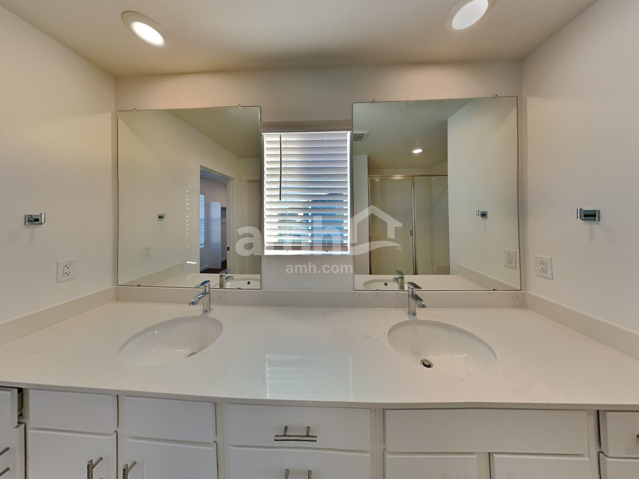 Building Photo - 9644 Harkes Dr