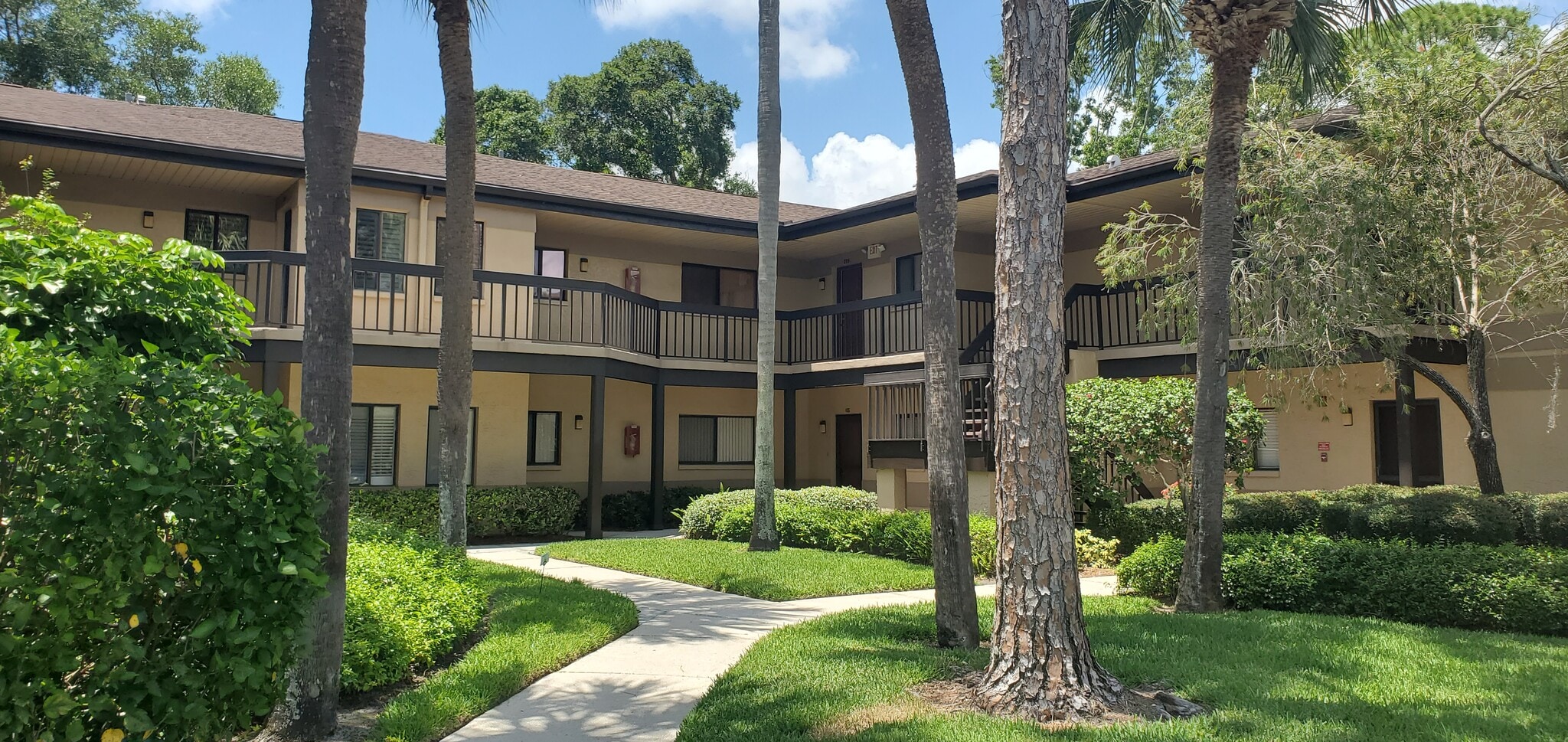 Exterior view - 2691 Sabal Springs Cir