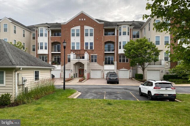 Building Photo - 5920 Great Star Dr