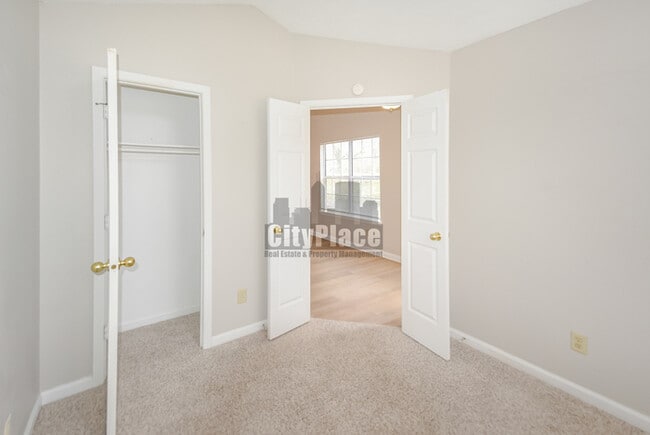 Building Photo - 5231 Pin Oak Dr