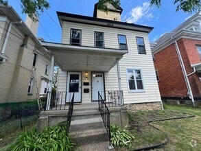 Building Photo - Gorgeous 1 and 2 bedroom apartments for re...