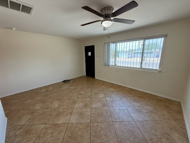 Building Photo - 6864 E Nelson Dr